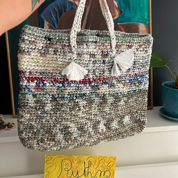 Hand crafted Woven Plastic Bag Eco-Friendly Multicolor Tote Bag 16" x 13" - Picture 3 of 16